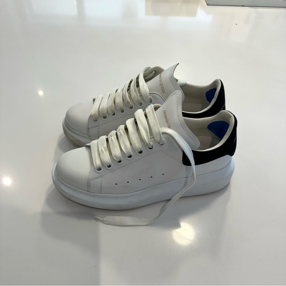 ALEXANDER MCQUEEN
Oversized Leather Sneakers
White, Black size 7